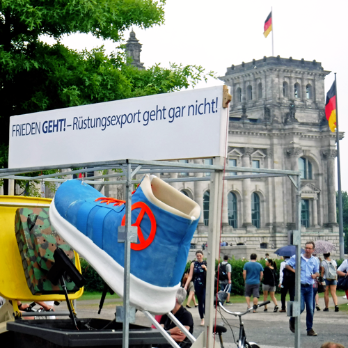 &quot;Frieden geht!&quot; 2018 vor dem Reichstag in Berlin