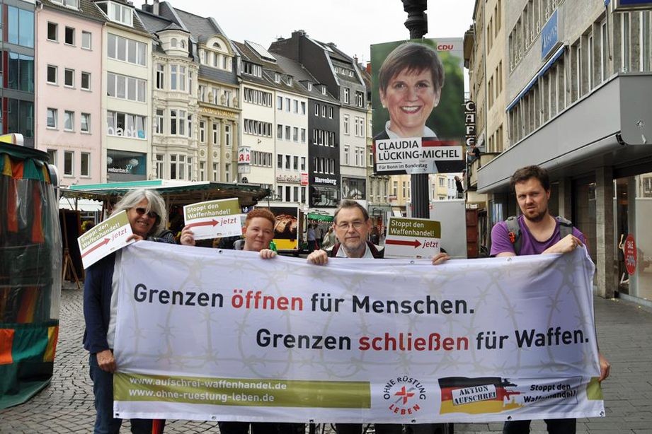 Mahnwache gegen Rüstungsexporte &quot;Grenzen schließen für Waffen&quot; in Bonn, Foto: Netzwerk Friedenskooperative