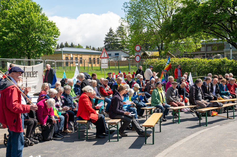 Teilnehmende des Kirchlichen Aktionstages 2024 in Büchel. © Ohne Rüstung Leben